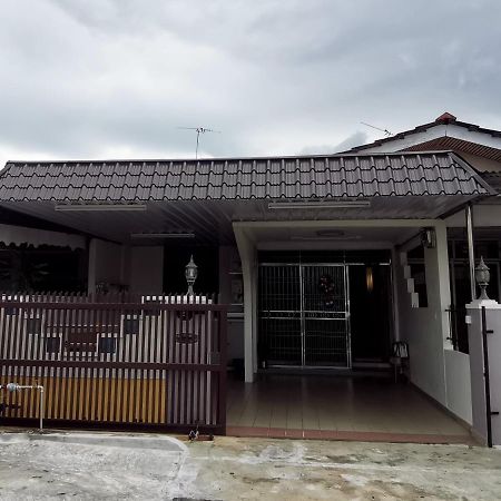 Bagan Terrace House Near To Sunway Carnival Mall, Seberang Jaya Butterworth Exteriér fotografie